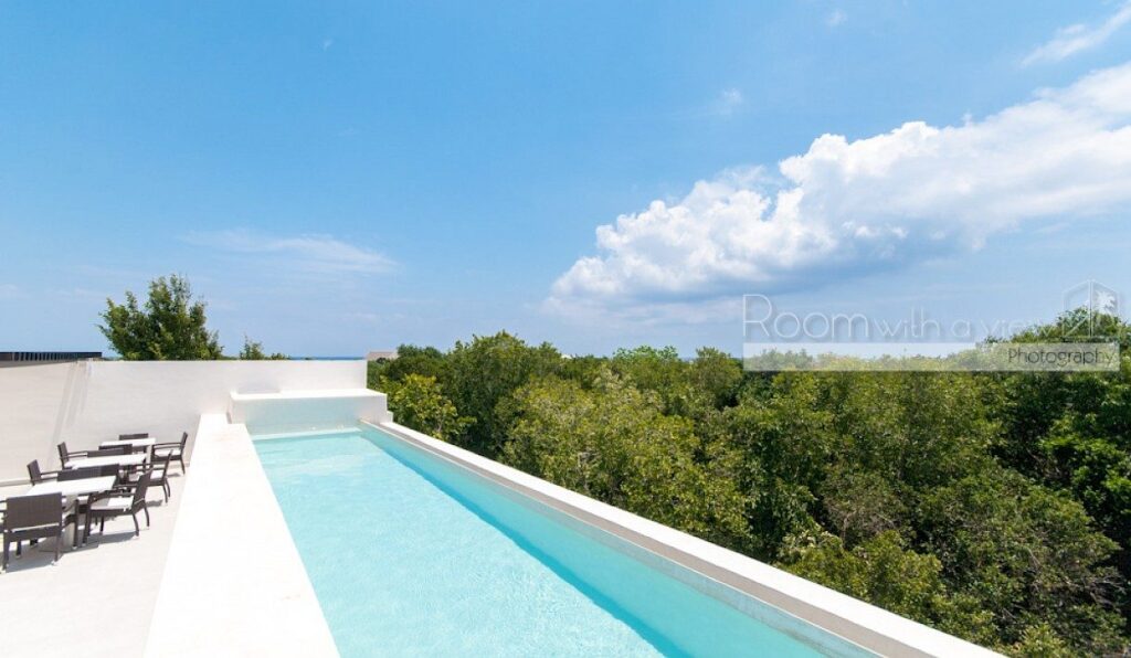Zamira 301, Akumal